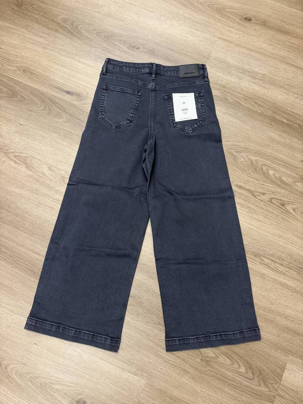 NEW HIDDEN women's nori high rise wide leg crop jeans in charcoal - Picture 3 of 4